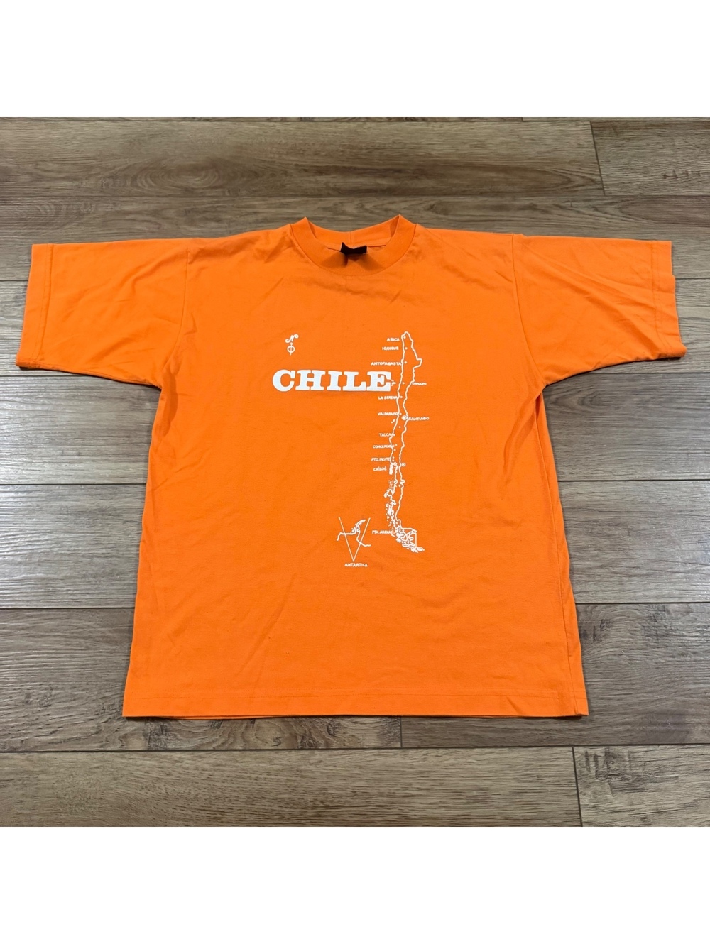 Vintage Chile Country Map Souvenir Orange T-Shirt Small